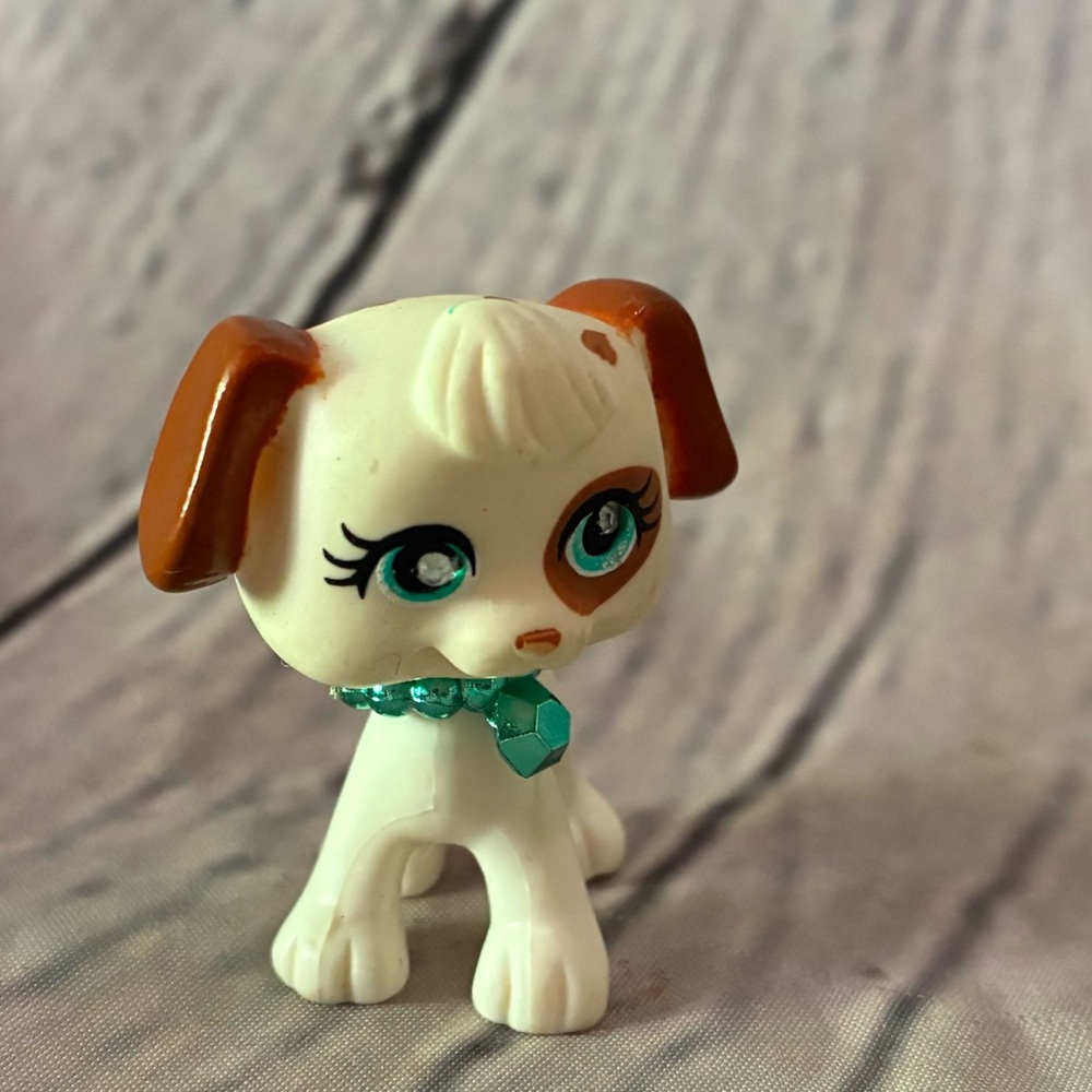 5/$20 Littlest Pet Shop #39 White Dog with Blue‎ Necklace Collectible Toy GUC